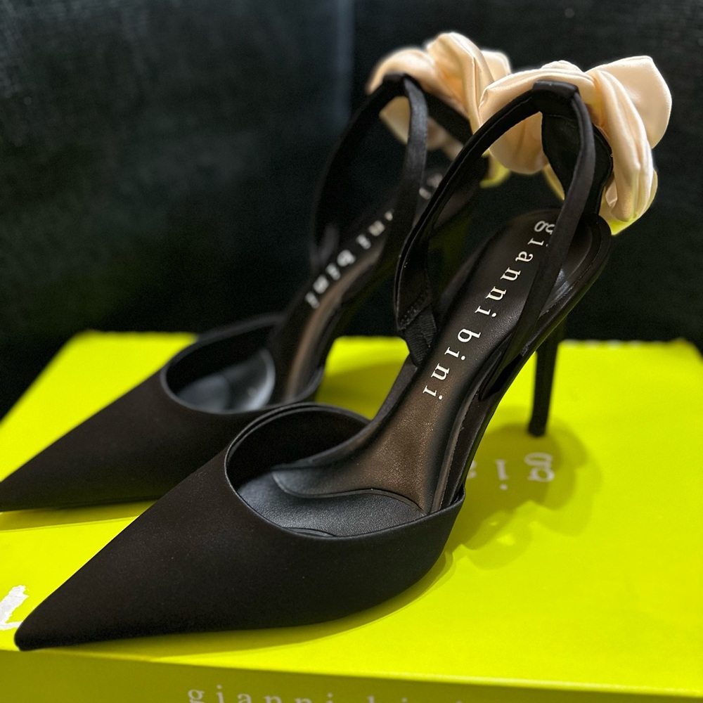 Gianni Bini Malone Black Heels with Cream Bow